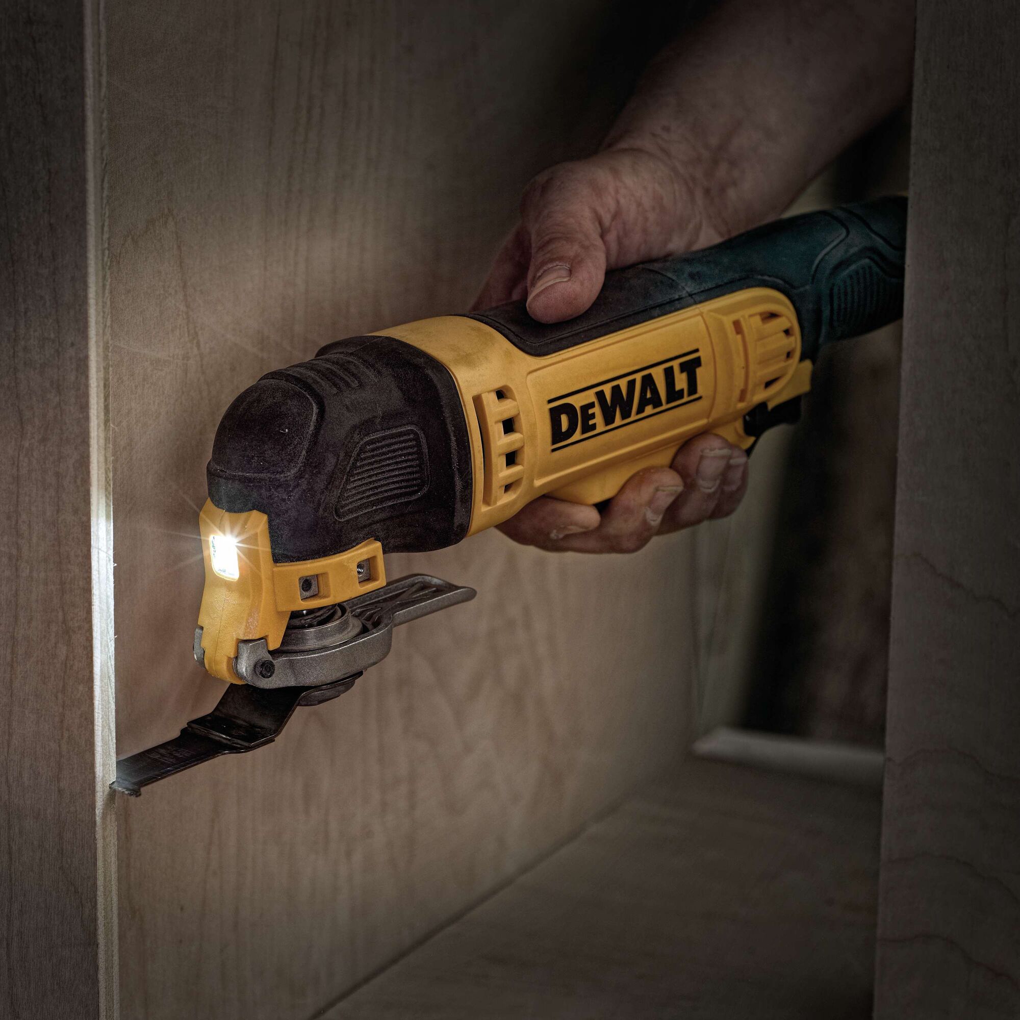 DeWalt DWE315K 3-amp corded oscillating multi-tool